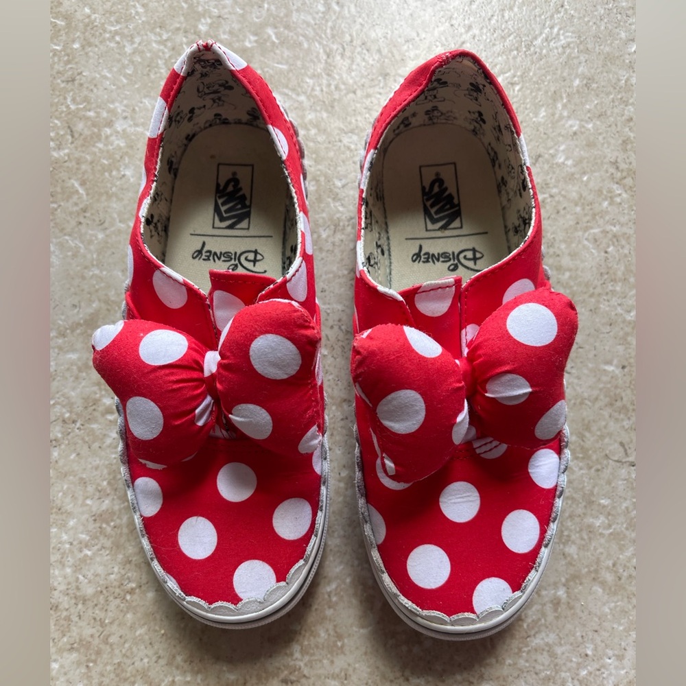 Keds, Disney, Minni Mouse sneakers with bows. Kids size 4.